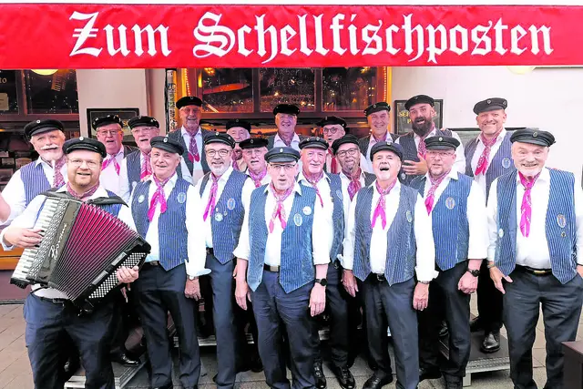 De Tampentrekker vor dem berühmten Schellfischposten in Hamburg | Foto: Verein