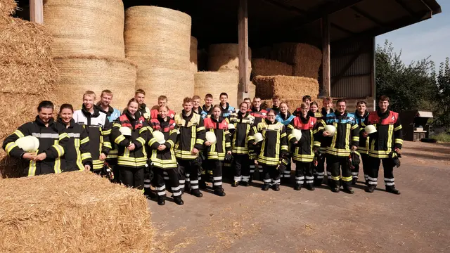  29 Feuerwehrleute erreichten den QS1-Standard und verstärken die Einsatzabteilugen der Feuerwehren in der Samtgemeinde Oldendorf-Himmelpforten | Foto: Rolf Hillyer-Funke/Feuerwehren SG Oldendorf-Himmelpforten