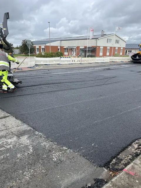 Die Sanierung der Fahrbahn ist nahezu abgeschlossen | Foto:  Büro Niederelbe