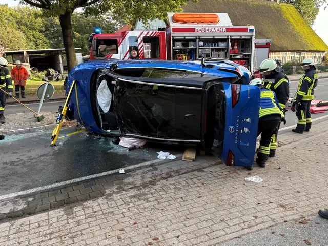 Der Wagen des 50-jährigen Buxtehuders überschlug sich | Foto: Polizeiinspektion Stade