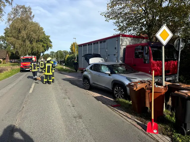 Die Unfallstelle an der Hagenaher Straße, Ecke Buchenkamp | Foto: Frank Ewald/Feuerwehren SG Oldendorf-Himmelpforten