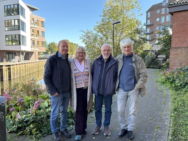 Bernd Utermöhlen (v.li.), Dr. Maren Köster-Hetzendorf, Hans-Joachim Dammann und Arnold Deibele haben rund anderthalb Jahre an der Ausstellung gefeilt | Foto: pau