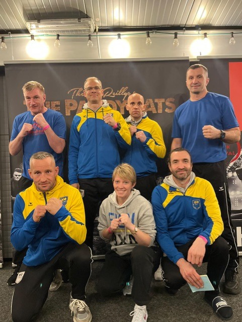 Die Trainer Ralf Gruhn Wettkämpfer (hi. v. li.), Marcus Lohmann, Christopher Gimmini und Siargei Waselewski sowie (vo. v. li.) die Wettkämpfer Stephan Walker- Mayer, Katerina von Roßbitzki und Andre Enderl | Foto: Stephan Walker-Meyer