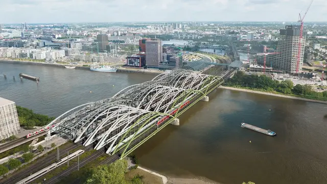 Die Visualisierung zeigt, wie die neuen Norderelbbrücken nach ihrer Fertigstellung Ende der 30er Jahre aussehen sollen | Foto: Deutsche Bahn AG