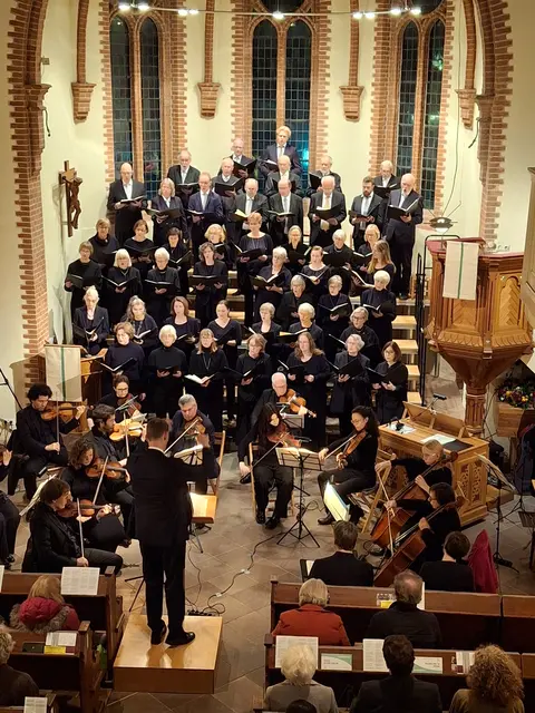 Die St. Paulus-Kantorei spielt die Petite Messe solennelle von Gioachino Rossini  | Foto: Undine Wiechern