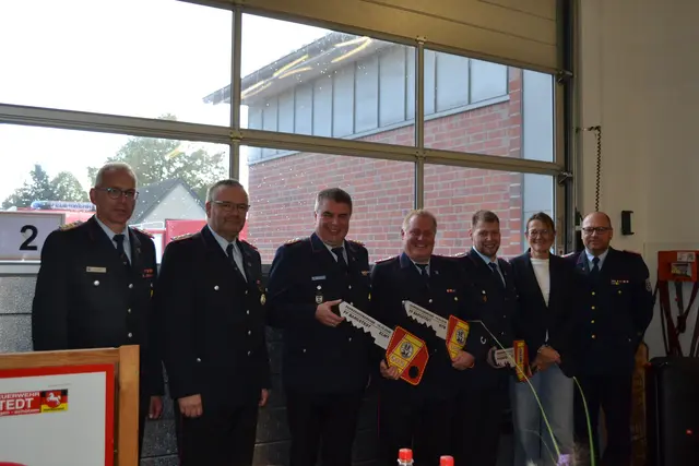 Erfolgreiche Schlüsselübergabe an die Freiwillige Feuerwehr | Foto: Feuerwehr