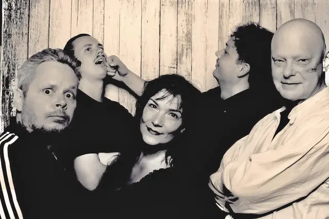 Von französischen Chansons bis zu kraftvollem Rock: DEPUI verbindet unterschiedliche Musikstile | Foto: Photobox/OL