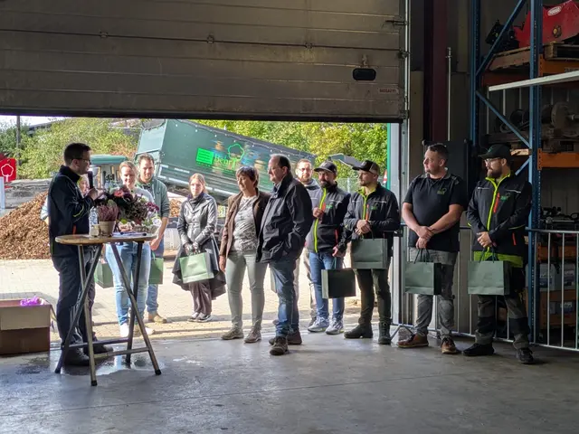 Danksagung und Ehrung Birgit und Siegfried Behr und Team Behr Baumdienst | Foto: Behr Baumdienst