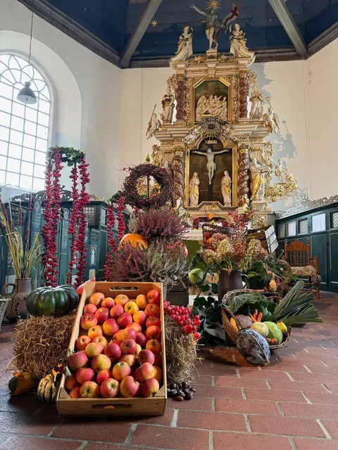 In und um die St.-Matthias-Kirche findet am 7. und 8. November der 50. Matthias-Markt statt | Foto: Burkhard Behr