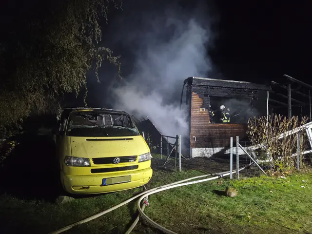 Auch ein Pkw fiel dem Brand zum Opfer | Foto: Kreisfeuerwehr Rotenburg (Wümme)