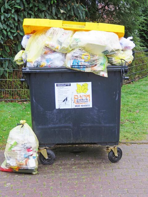 Wenn jeder Kunde beim Einkauf auf sein Einkaufsverhalten achtet, würde weniger Verpackungsmüll anfallen. Das WOCHENBLATT setzt sich mit seinen Artikeln und Serien immer wieder für Müllvermeidung ein. Es gibt auch Läden, in denen man Artikel unverpackt kaufen kann. Das spart Verpackung... | Foto: Axel-Holger Haase