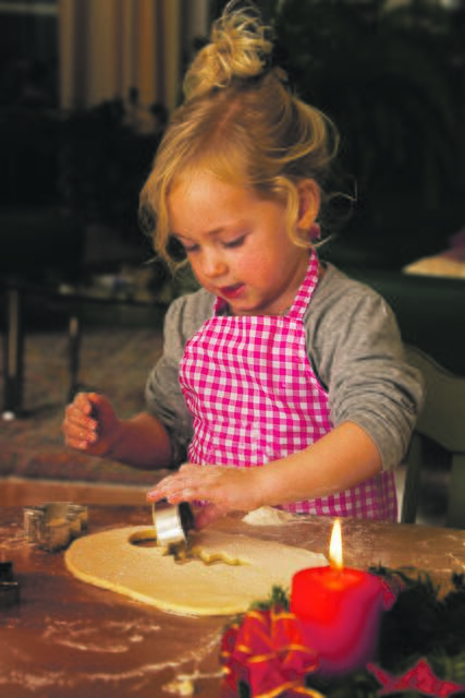 Ran ans Keksebacken: Das WOCHENBLATT wünscht allen Leserinnen und Lesern einen schönen Start in die Adventszeit! | Foto: Adobe Stock/Gina Sanders