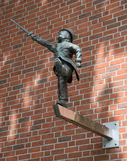 Die Figur des Kinderkönigs wurde von dem Buchholzer Künstler Martin Lühker ins Leben gerufen. | Foto: Axel-Holger Haase