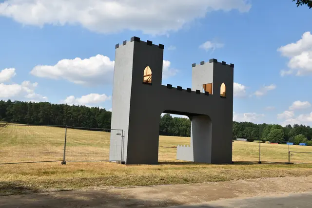 Zwischen Lüllau und Jesteburg entsteht das Kreiszeltlager der Jugendfeuerwehr  | Foto: Axel-Holger Haase