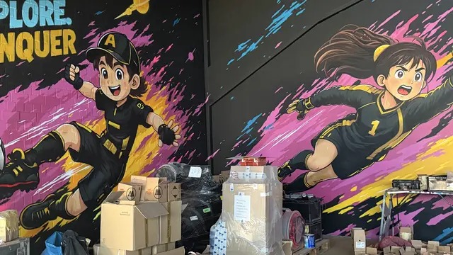 Auf knapp 2.800 Quadratmetern entsteht in Buchholz in der Nordheide, Ortsteil Holm-Seppensen, eine neue Indoor-Erlebniswelt für Kinder, Jugendliche und Erwachsene. Noch wird gebaut, gemalt und montiert – aber schon jetzt lässt sich erahnen, was hier entsteht | Foto: tml